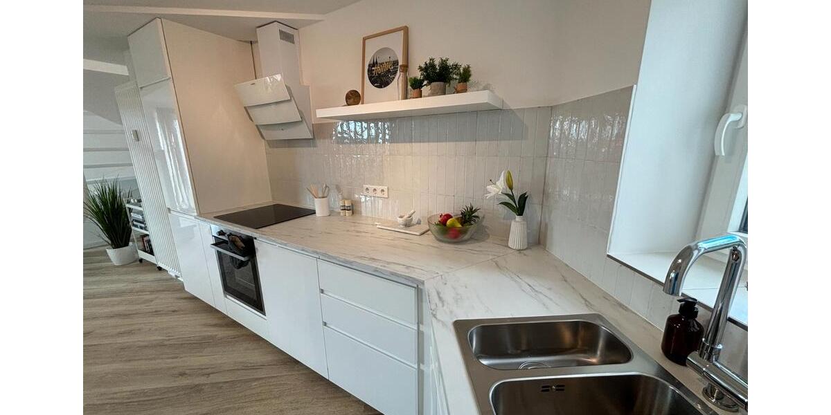 Dachgeschoßwohnung Köln Mülheim - 2.5 Zimmer, 54 m&sup2;, 317.000&euro; | Angebot:26999708