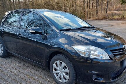 Toyota Auris 128.000 km 5.600 &euro; Schwäbisch Hall 74523