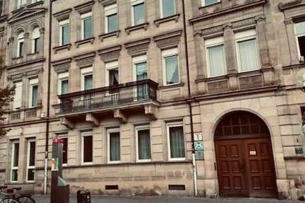 Haus zum Kaufen in Fürth 1.350.000 € 916 m²