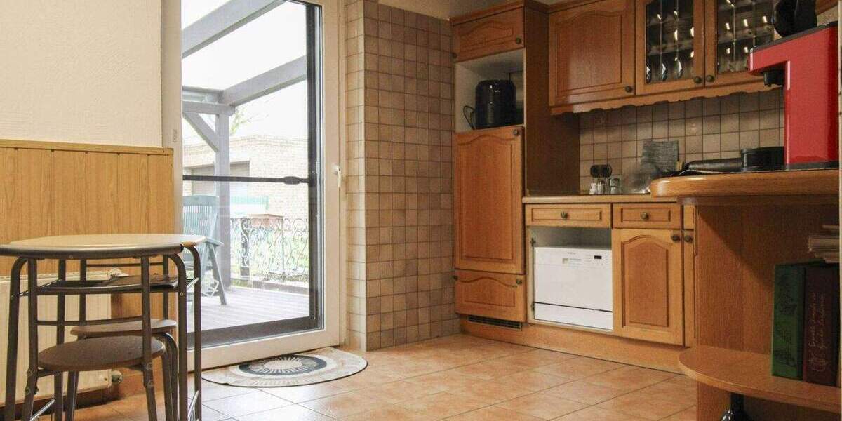 Schönes Bauernhaus mit großem Garten in top Lage von Menzelen-West 8 zimmer