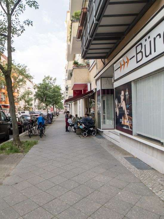 Einzelhandel in Berlin 2.300 € 131.03 m²