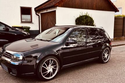 VW Golf 192.000 km 3.990 € Müllheim 79379