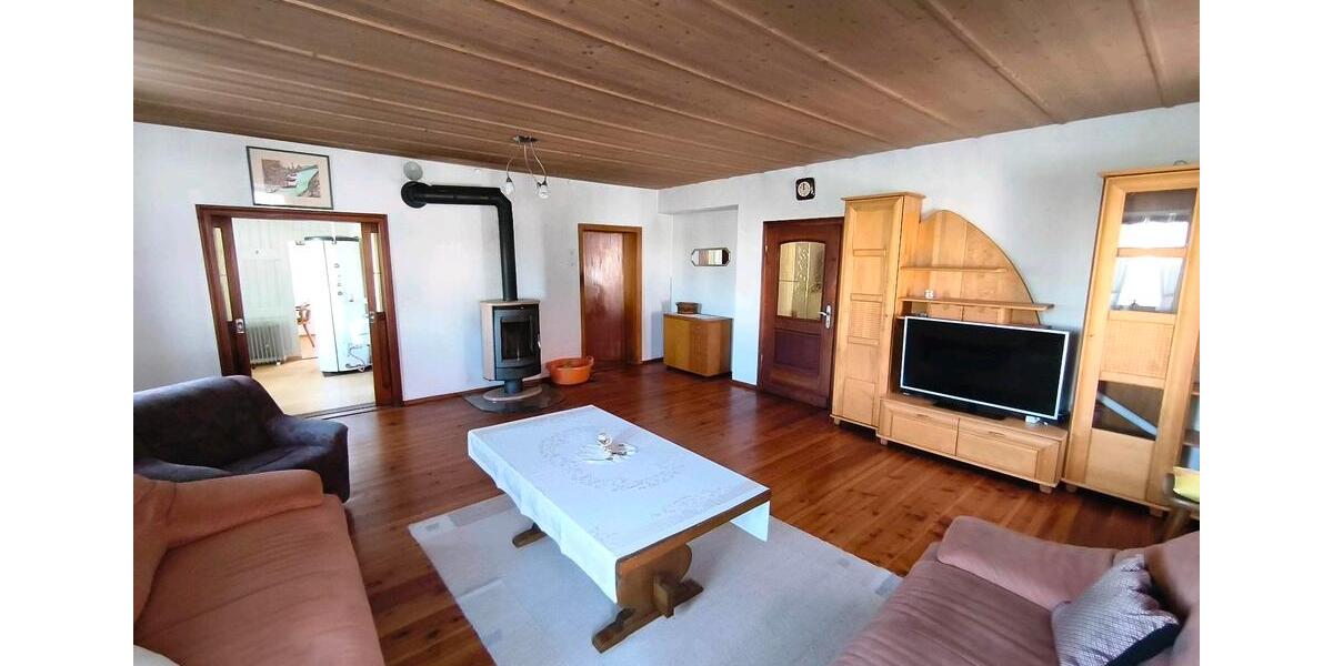 Bauernhaus, Landhaus Eggenfelden - 9 Zimmer, 400 m&sup2;, 1.500&euro; | Angebot:26134944