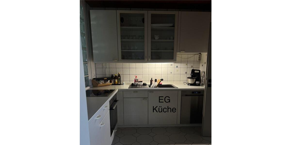 Großzügiges 330 qm Zweifamilienhaus mit Mansarde und Kamin 6 zimmer