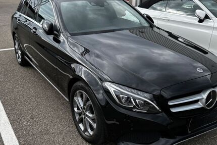 Mercedes-Benz 220 156.000 km 17.400 &euro; Steinen 79585