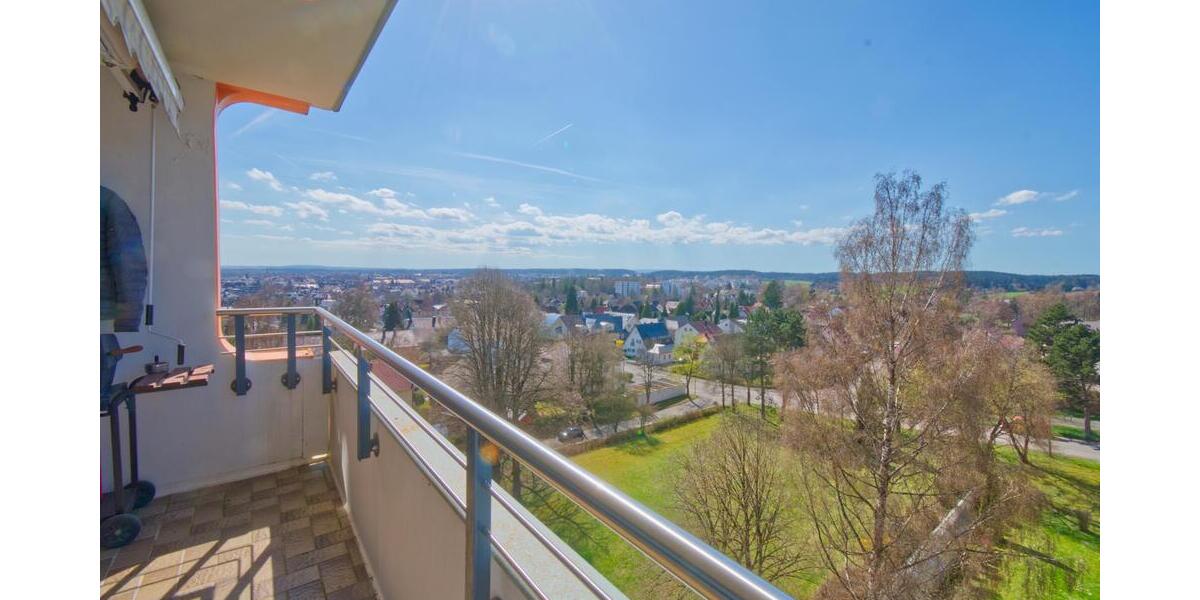 Helle 3 Zimmerwohnung mit Ausblick, Aufzug und Tiefgaragen-Box - Etagenwohnung Villingen-Schwenningen Schwenningen | Angebot:26230643