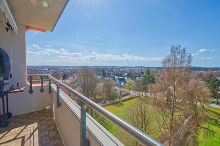 Helle 3 Zimmerwohnung mit Ausblick, Aufzug und Tiefgaragen-Box - Wohnung Villingen-Schwenningen Schwenningen | Angebot:26230643