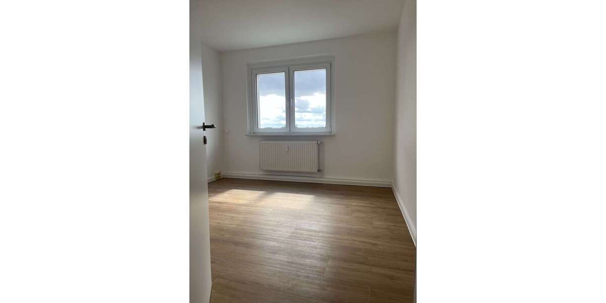 Etagenwohnung Rosenow - 4 Zimmer, 82 m&sup2;, 495&euro; | Angebot:27286978