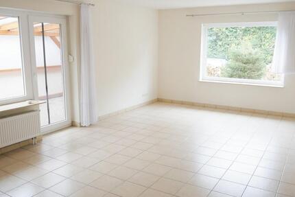 Bezugsfrei und sehr gepflegt : DHH mit Terrasse und Garage in Zentrumsnähe von Heide 3 zimmer