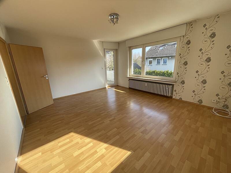 Dreizimmerwohnung mit ausgebautem Dachgeschoss und Garten 5 zimmer