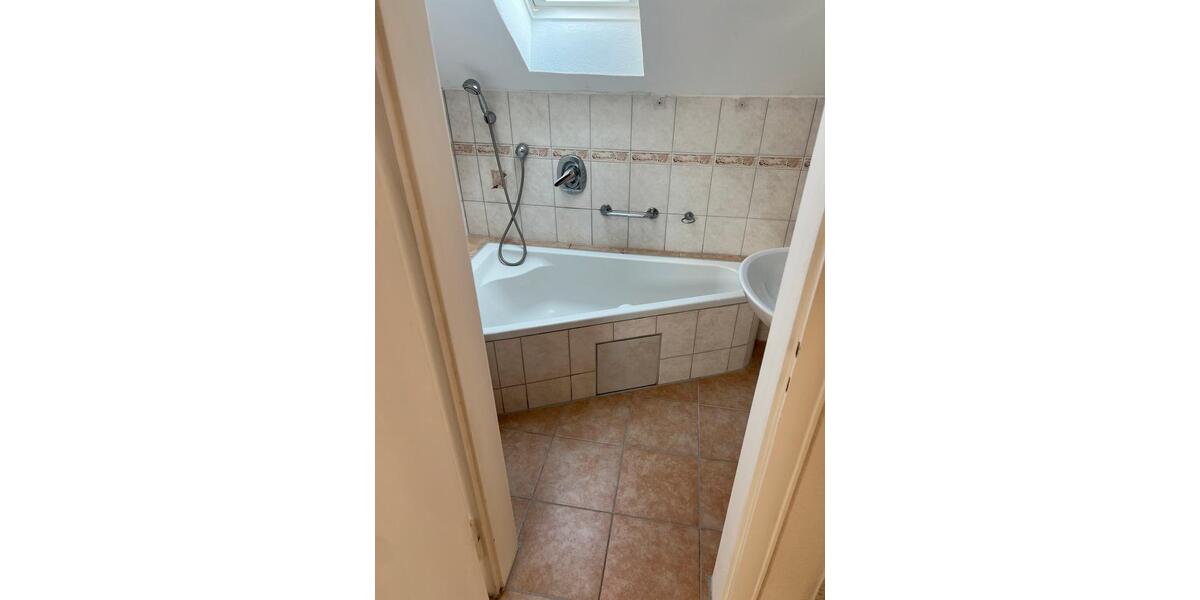 Dachgeschoßwohnung Remshalden - 3 Zimmer, 65 m&sup2;, 900&euro; | Angebot:25957108