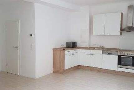 Ruhige, helle, Wohnung, Stadtmitte für Singles und Paare, Homeoffice geeignet mit Einbauküche 3 zimmer