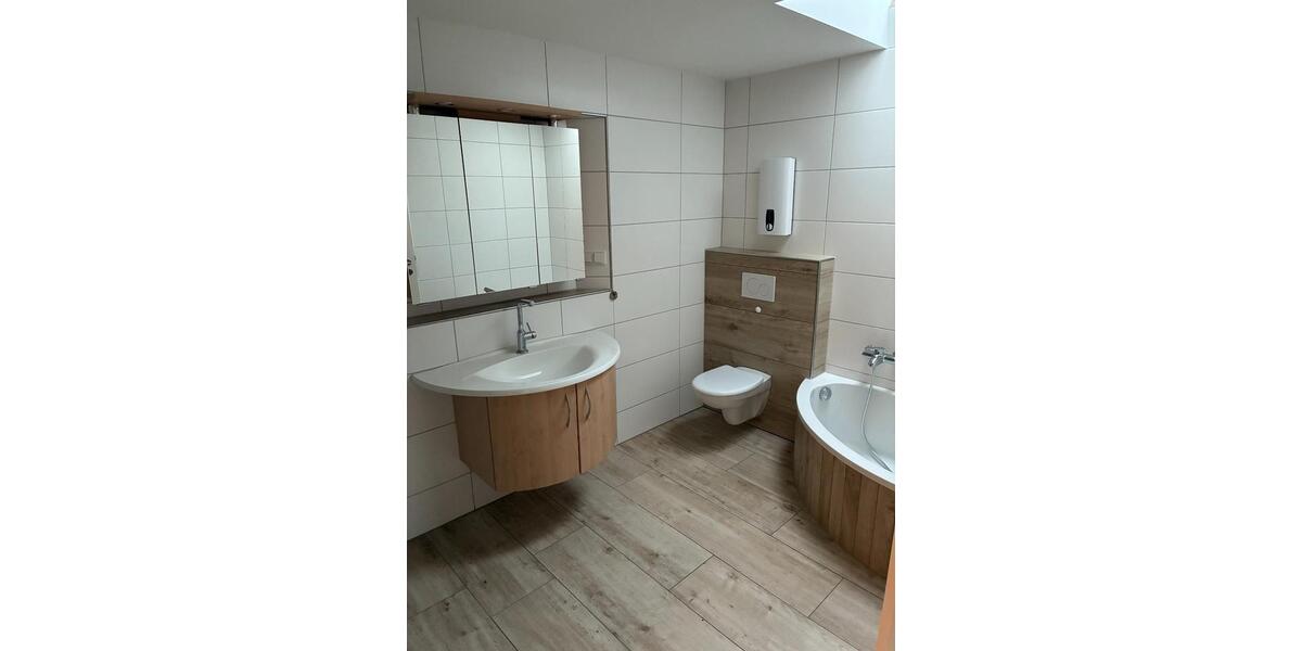 Etagenwohnung Eiterfeld - 4 Zimmer, 110 m&sup2;, 750&euro; | Angebot:25057992