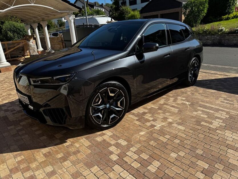 iX