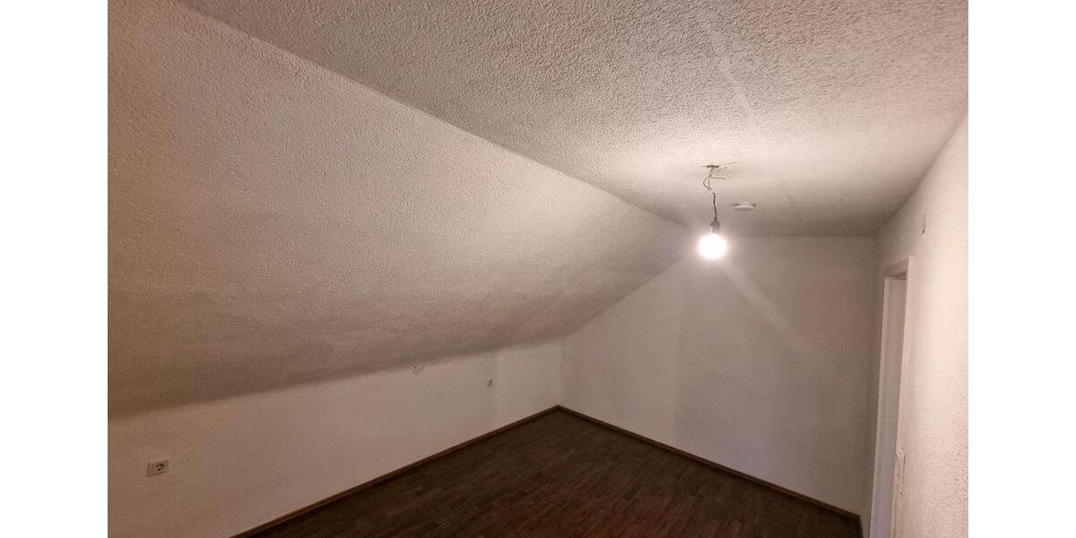 Dachgeschoßwohnung Colmberg - 3 Zimmer, 58 m&sup2;, 730&euro; | Angebot:27609588