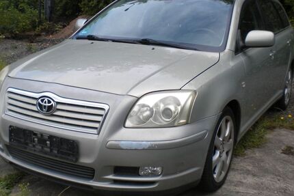 Toyota Avensis 175.000 km 999 € Hohenstein 09337