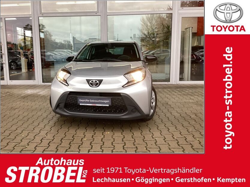 Toyota Aygo (X) 43.000 km 12.380 € Gersthofen 86368