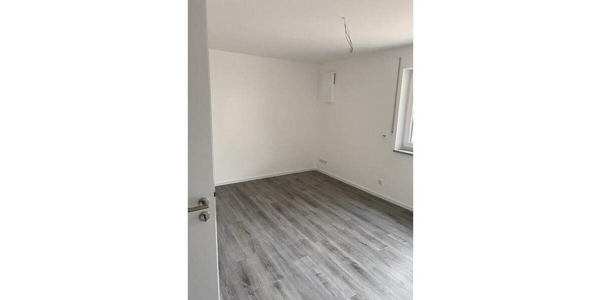 Erdgeschoßwohnung Rottenburg an der Laaber - 3 Zimmer, 104 m&sup2;, 1.170&euro; | Angebot:26399592