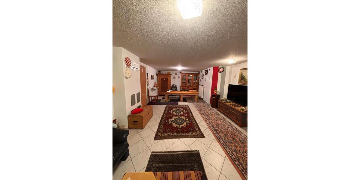 Reihenhaus Neuental - 8 Zimmer, 240 m&sup2;, 340.000&euro; | Angebot:26963651