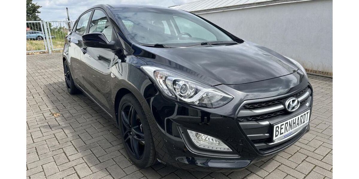Hyundai i30 110.088 km 8.990 &euro; Dresden 01156