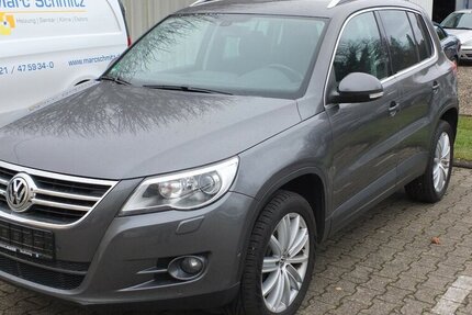 VW Tiguan TEAM orig.ATM ca 52 tkm XENON AHK PARKPILOT 112.432 km 10.398 &euro; Köln 50858
