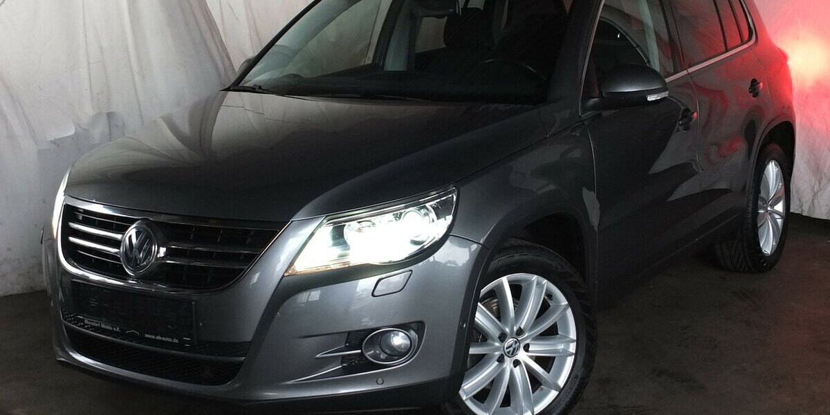 VW Tiguan TEAM orig.ATM ca 52 tkm XENON AHK PARKPILOT 112.432 km 10.398 &euro; Köln 50858