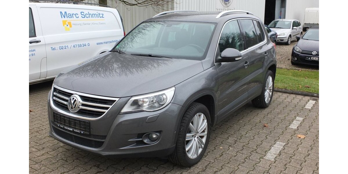 VW Tiguan TEAM orig.ATM ca 52 tkm XENON AHK PARKPILOT 112.432 km 10.450 &euro; Köln 50858