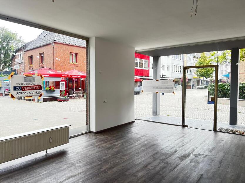 Laden mitten in Emmerich nähe Rheinpromenade zimmer