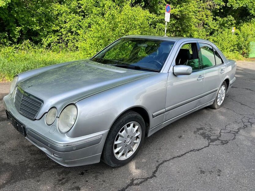 E 280