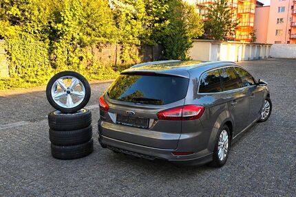 Ford Mondeo 183.100 km 7.390 &euro; Duisburg 47226