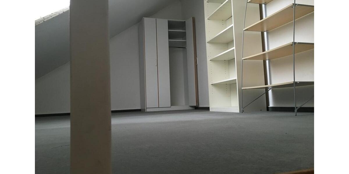 3 Zimmer Dachgeschosswohnung in Stuhr nähe Rathaus 3 zimmer