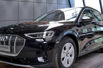Audi e-tron 48.583 km 33.970 &euro; Cloppenburg 49661