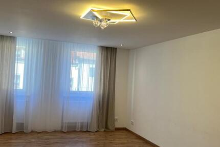 Wohnung Haßfurt - 8 Zimmer, 145 m&sup2;, 1.200&euro; | Angebot:26218045