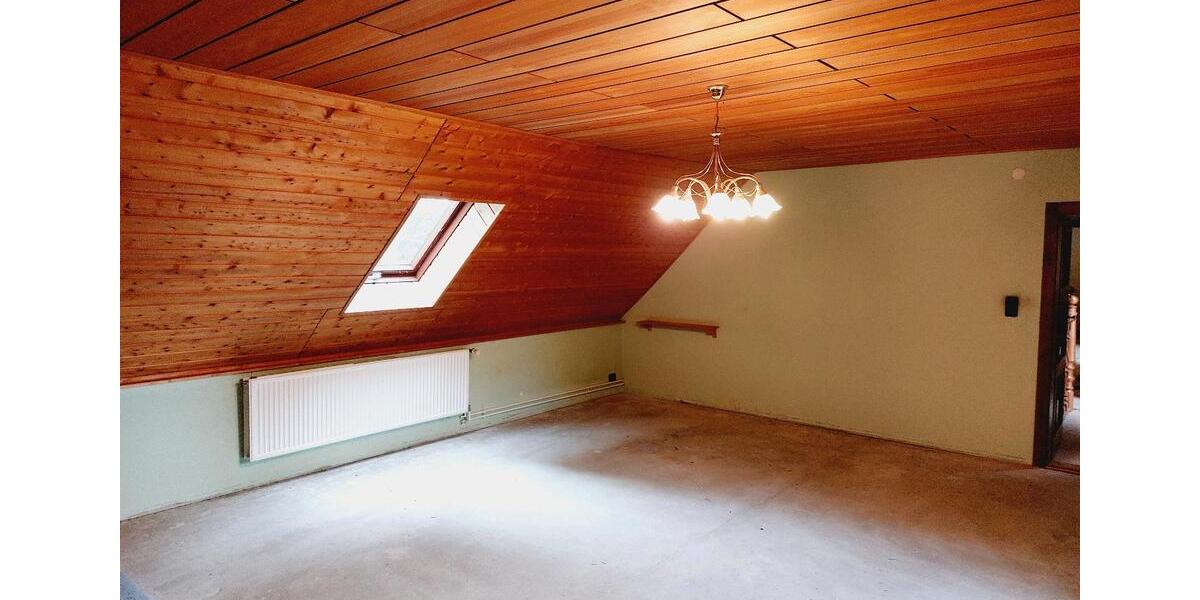 Einfamilienhaus Lieberose - 9 Zimmer, 300 m&sup2;, 194.800&euro; | Angebot:24838726