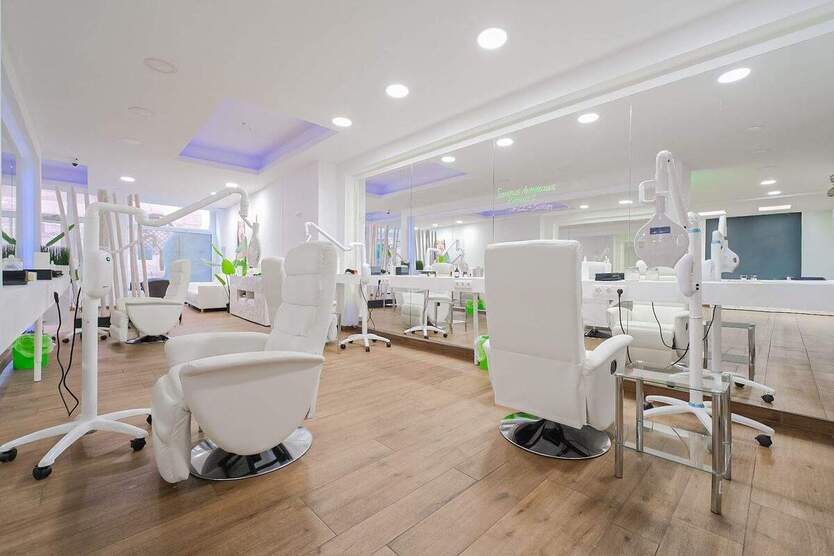 !!! 1A-Lage!!! Top-Gewerbeeinheit im Herzen Nürnbergs - ideal für Praxis, Gesundheitsdienstleister oder Showroom !! zimmer