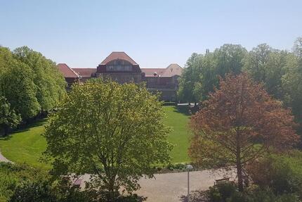 4 Raum Dachgeschoßwohnung mit Balkon 4 zimmer