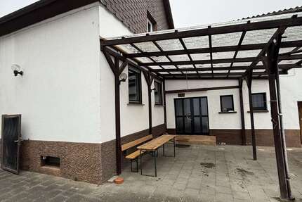 Haus Oberhausen - 4 Zimmer, 138 m&sup2;, 2.500&euro; | Angebot:26493642