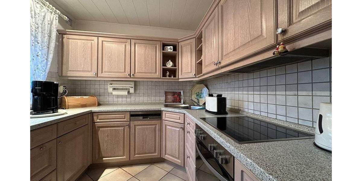 Gepflegtes Reihenmittelhaus mit 2 Wohneinheiten 6 zimmer