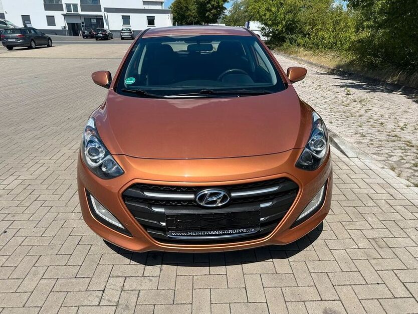 i30