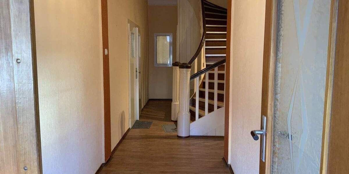 Mehrfamilienhaus, Wohnhaus Neustadt - 7 Zimmer, 225 m&sup2;, 250.000&euro; | Angebot:24989982