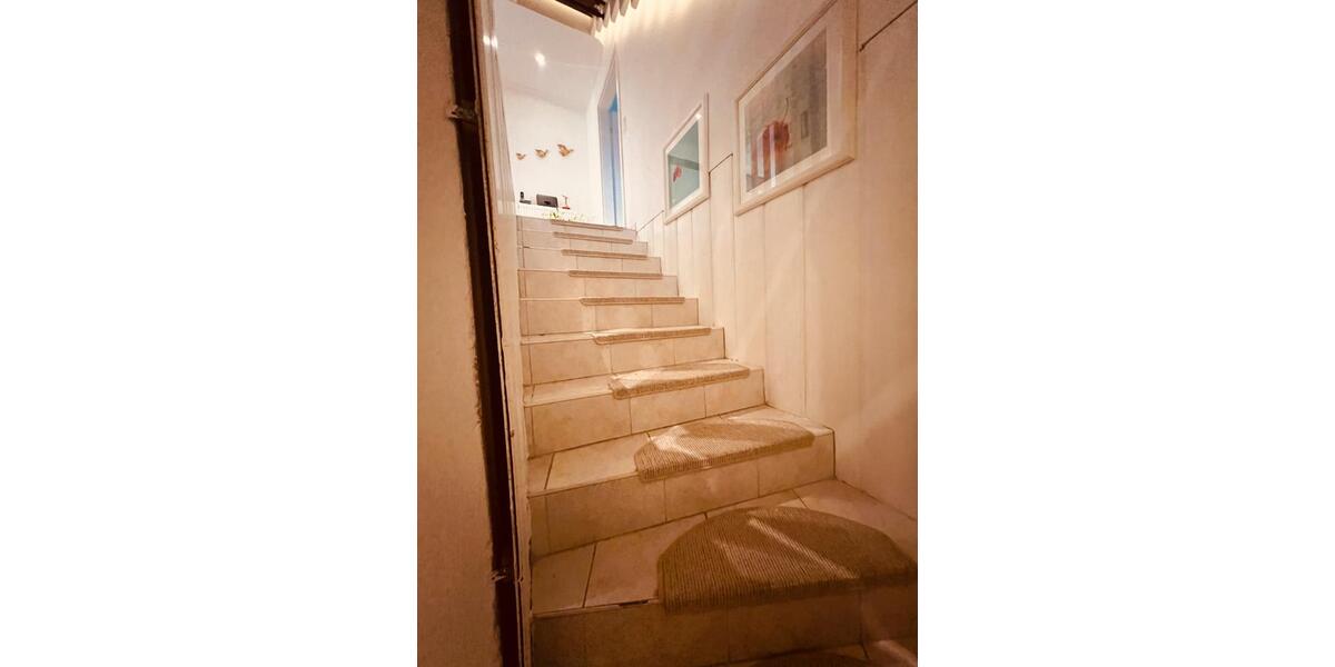 Möblierte Doppelhaushälfte mit Kamin, Garten, Vollkeller, Garage 4 zimmer