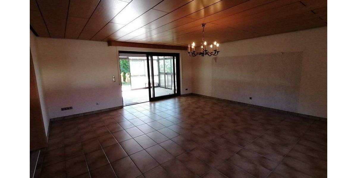 Einfamilienhaus Fritzlar / Cappel Cappel - 8 Zimmer, 267 m&sup2;, 275.000&euro; | Angebot:23966096