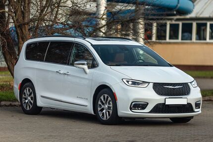 Chrysler Pacifica 23.123 km 49.900 &euro; Guben 03172