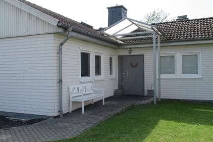 Haus Limburg - 9 Zimmer, 230 m&sup2;, 2.200&euro; | Angebot:27290377