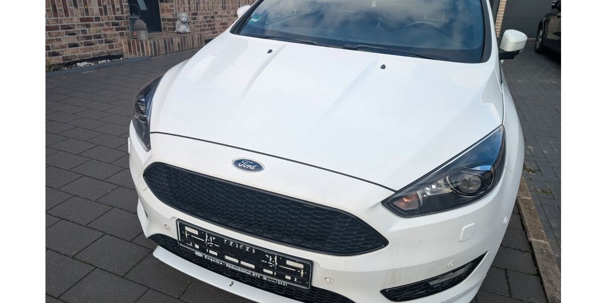 Ford Focus 103.423 km 8.499 &euro; Stade 21683