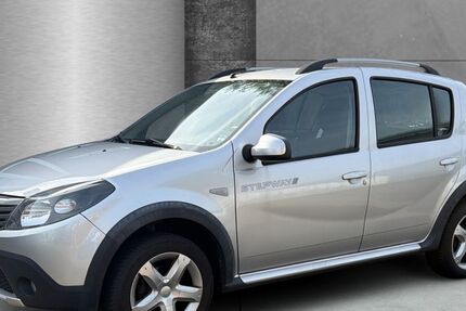 Dacia Sandero 172.272 km 1.999 &euro; Hamburg 21079