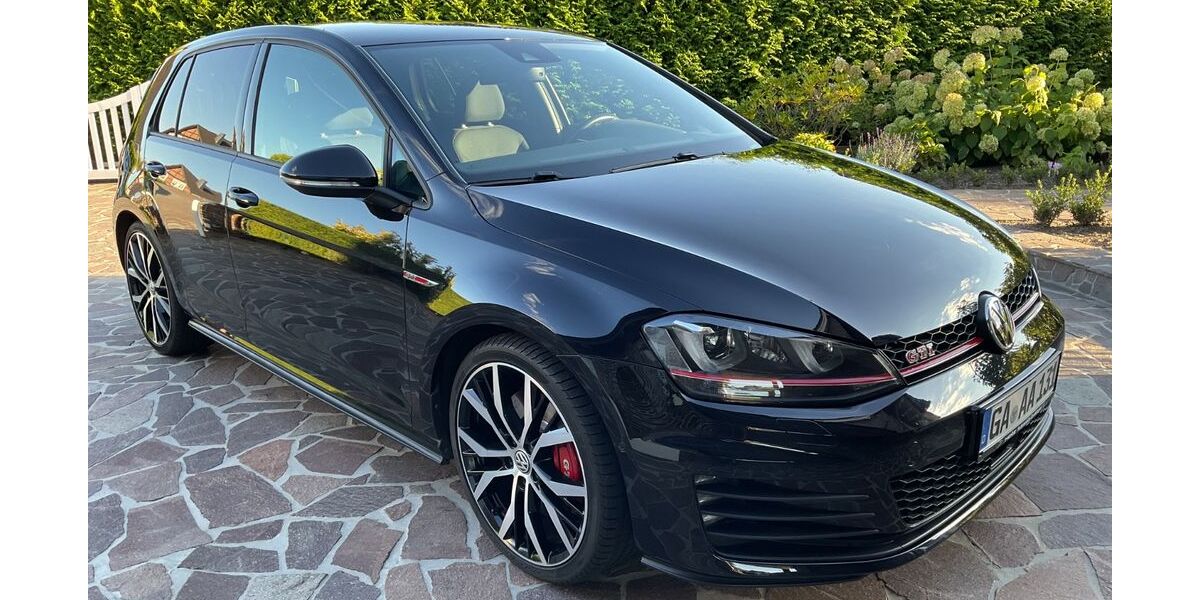 VW Golf 25.000 km 22.300 &euro; Gardelegen 39638