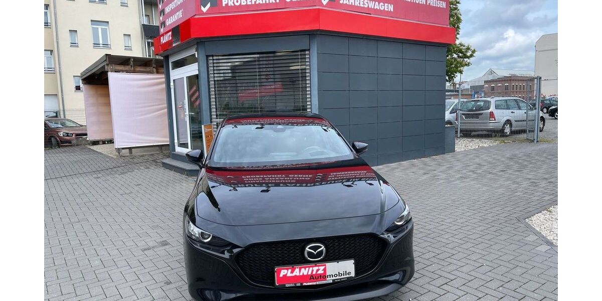 Mazda 3 64.814 km 18.599 &euro; Leipzig 04229