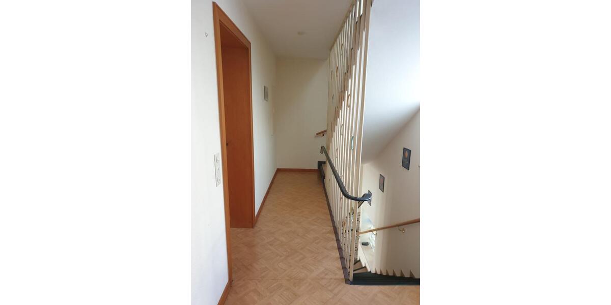 Reihenhaus Remagen - 6 Zimmer, 215 m&sup2;, 260.000&euro; | Angebot:27227804