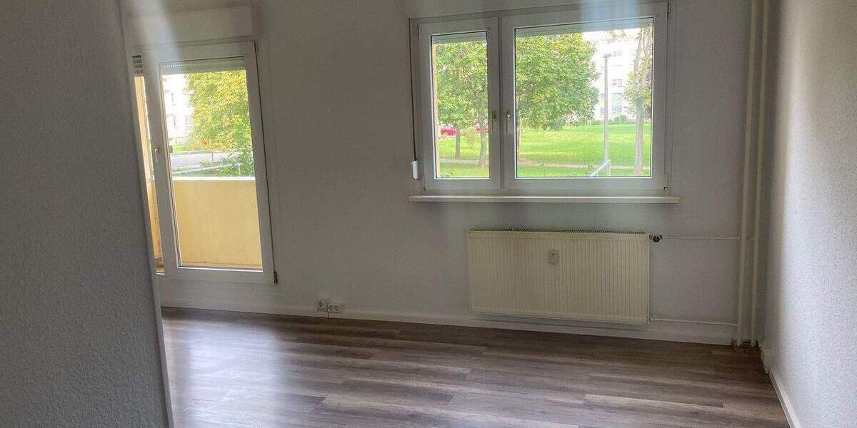 Zimmer Halle (Saale) Nördliche Neustadt - 3 Zimmer, 57 m&sup2;, 345&euro; | Angebot:25909343